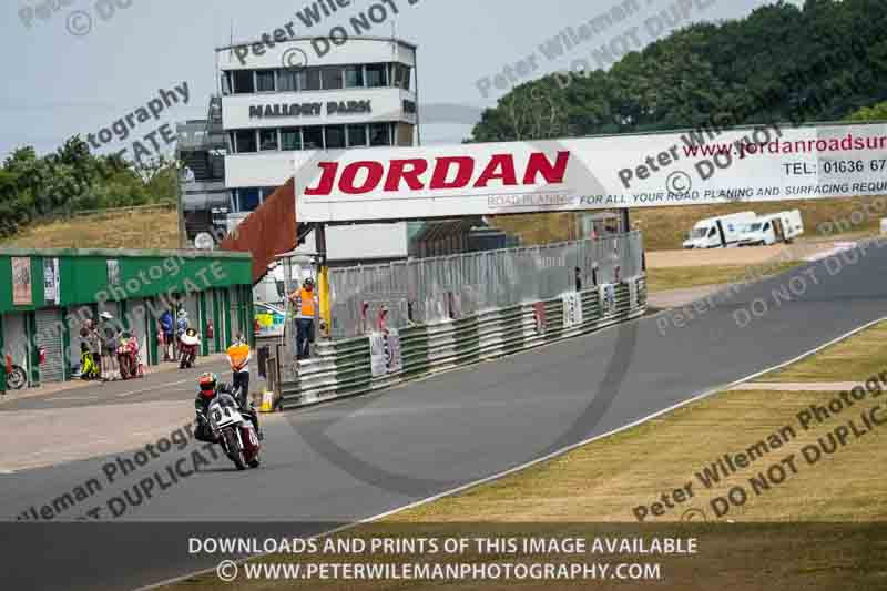 Vintage motorcycle club;eventdigitalimages;mallory park;mallory park trackday photographs;no limits trackdays;peter wileman photography;trackday digital images;trackday photos;vmcc festival 1000 bikes photographs